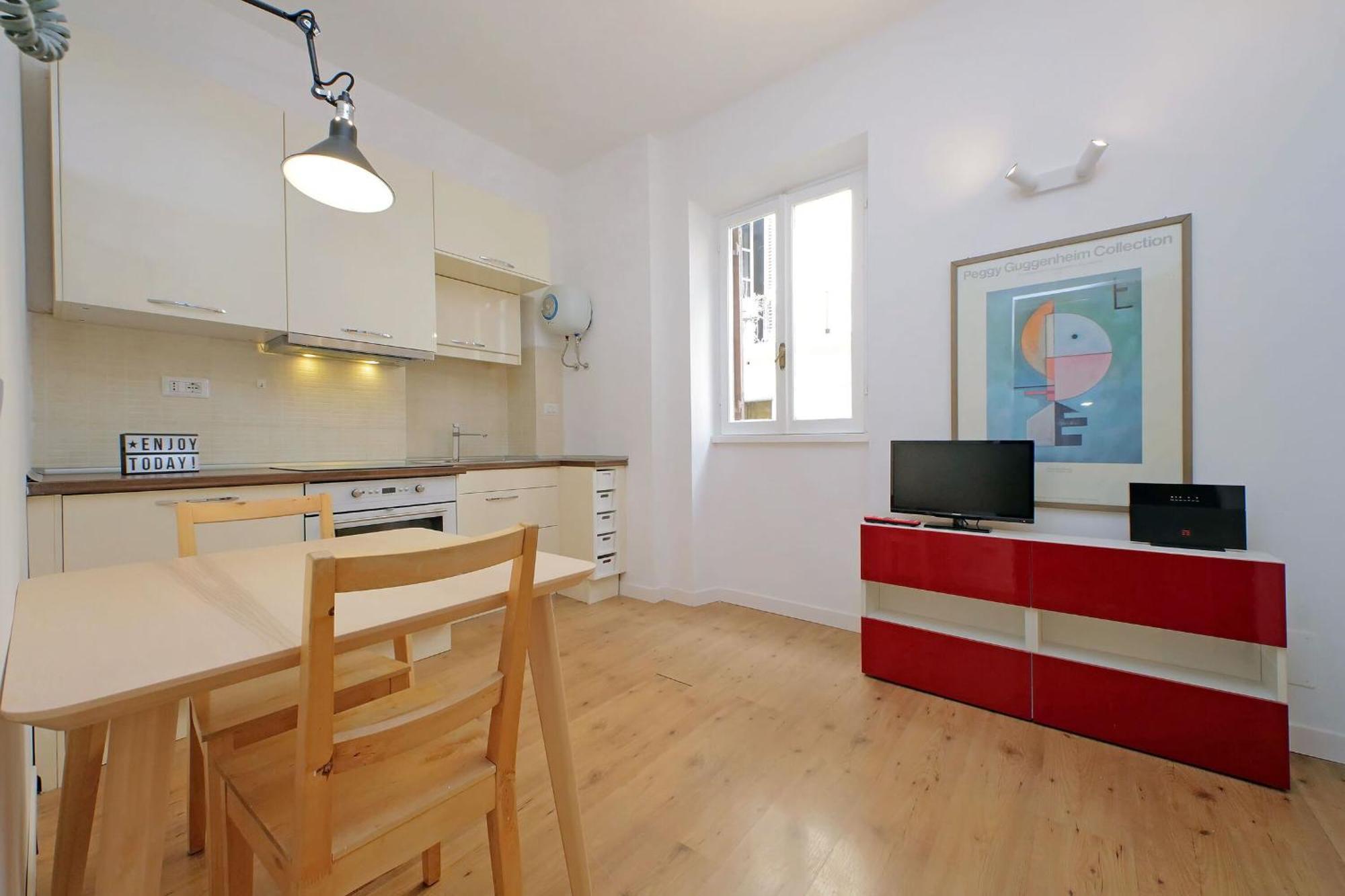 Apartment Caprareccia In Monti By Halldis